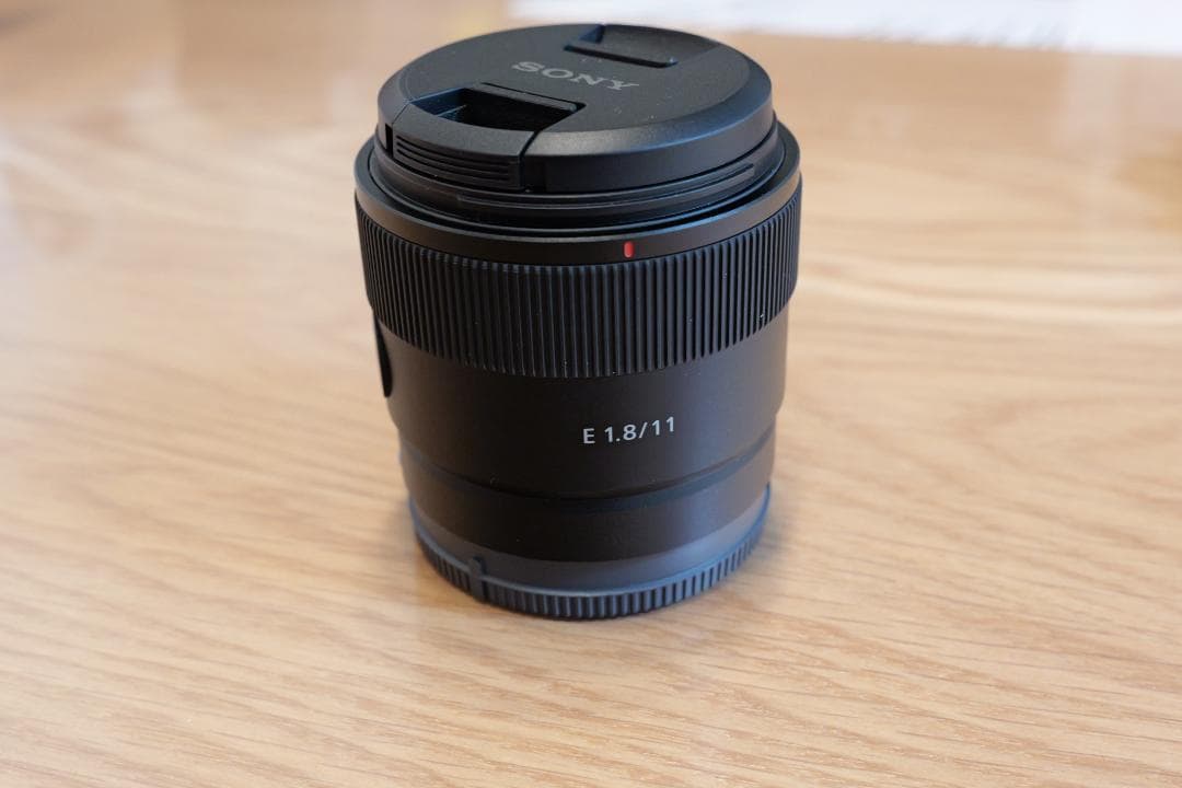 【美品】SEL11F18（SONY ミラーレスカメラレンズ）