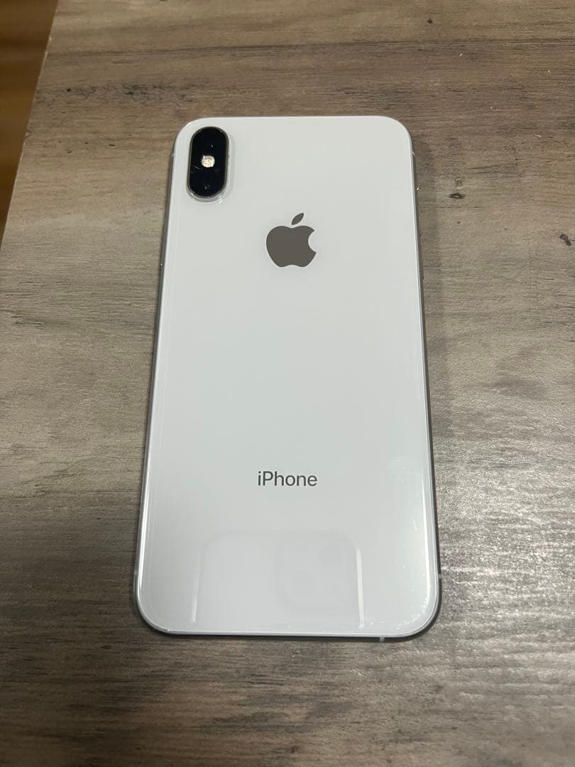 iPhone Xs ホワイト