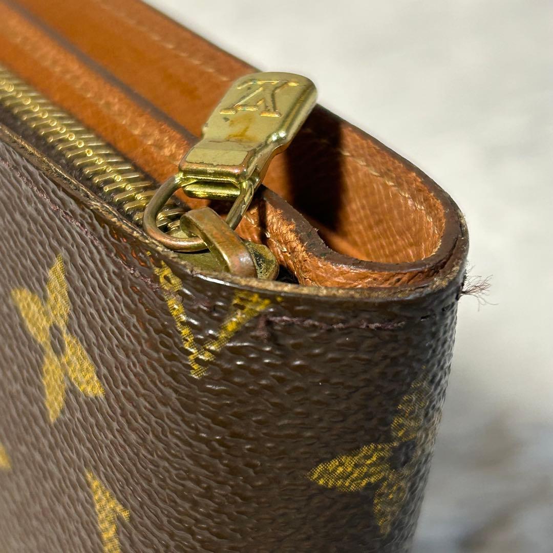 ルイヴィトン モノグラム ポルト パピエ ジップ　二つ折りコンパクトウォレット