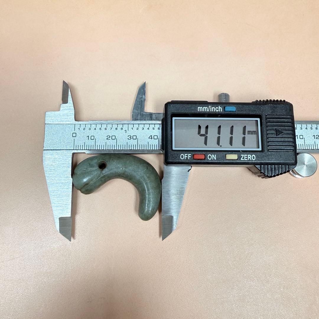 縄文、弥生、古墳時代 、須恵器 、翡翠、丁字頭硬玉勾玉 T