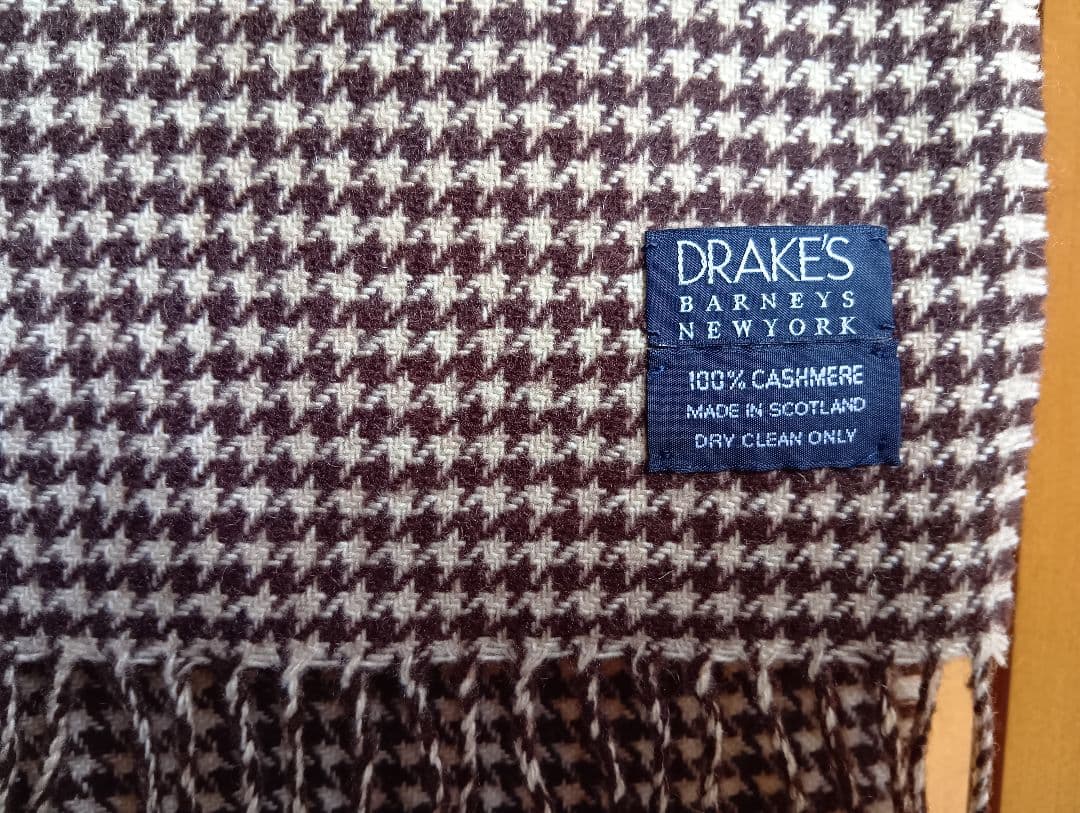 Drake's（ドレイクス）カシミヤマフラー ブラウン系千鳥格子柄