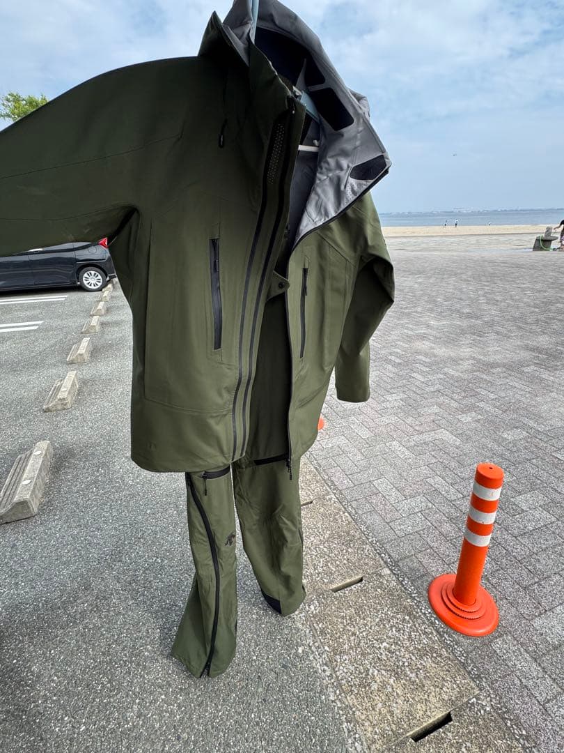 デサント　スキーウェア　カタログ外商品　超美品　有名スキーヤー着用モデル