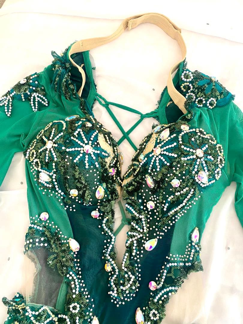 Eman zaki ワンピース　衣装　グリーン