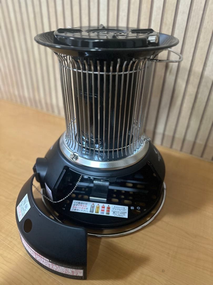 【美品】iwatani ストーブ ブラック コンパクト