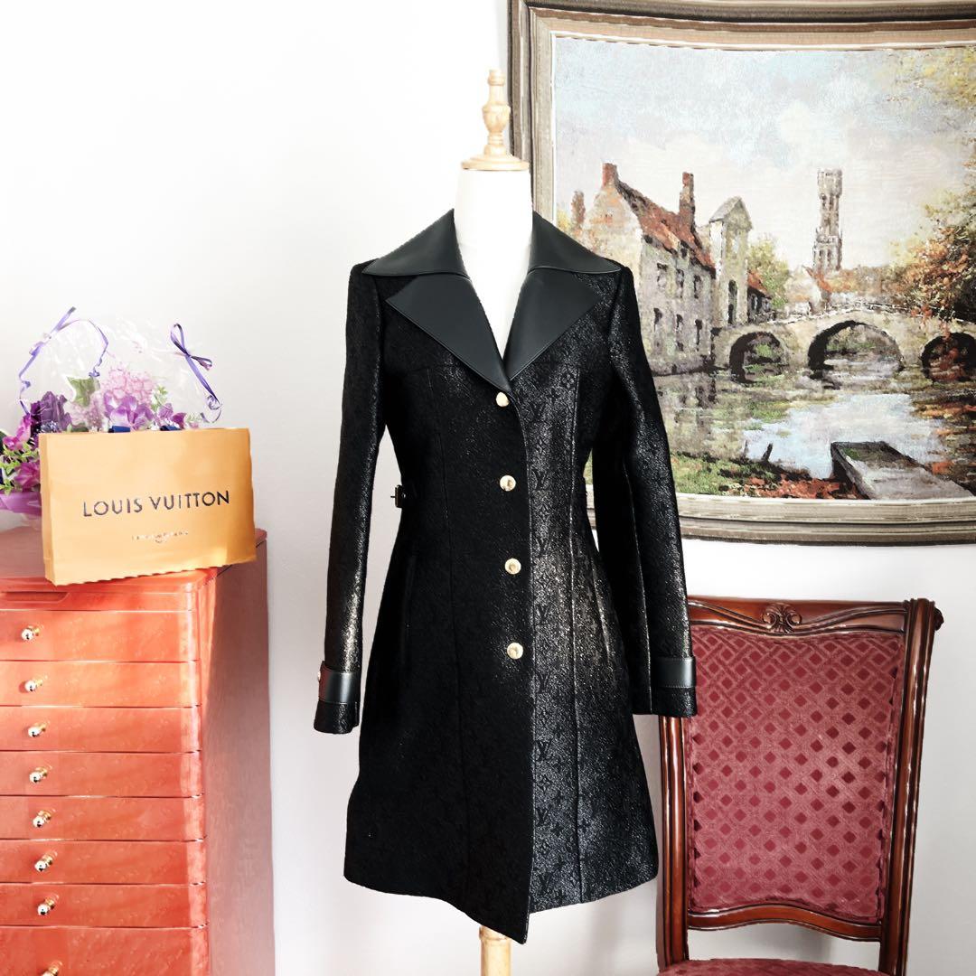 美品　LOUISVUITTON ヴィトン モノグラム　 レザー　刺繍　コート