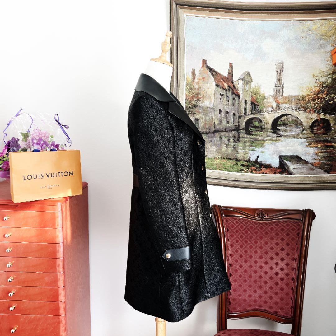 美品　LOUISVUITTON ヴィトン モノグラム　 レザー　刺繍　コート