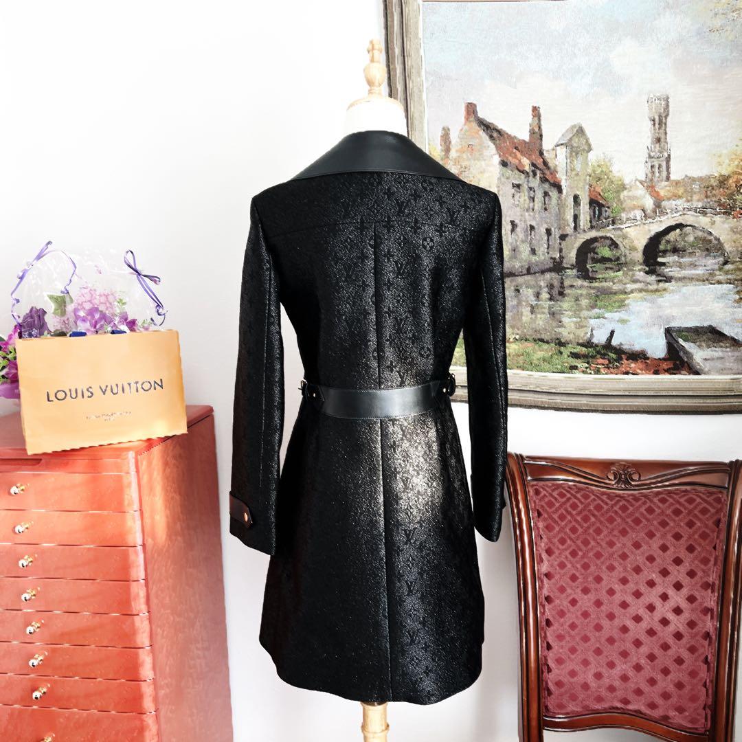 美品　LOUISVUITTON ヴィトン モノグラム　 レザー　刺繍　コート