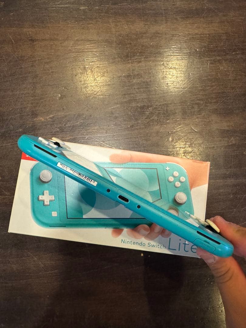 ニンテンドーSwitch Lite（水色）