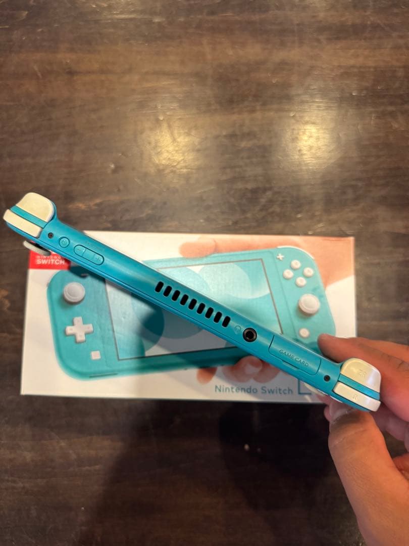 ニンテンドーSwitch Lite（水色）