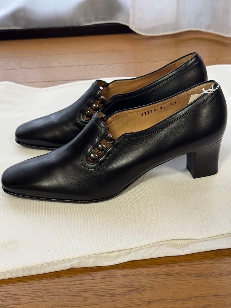 黒 レザー スリッポン 中ヒール