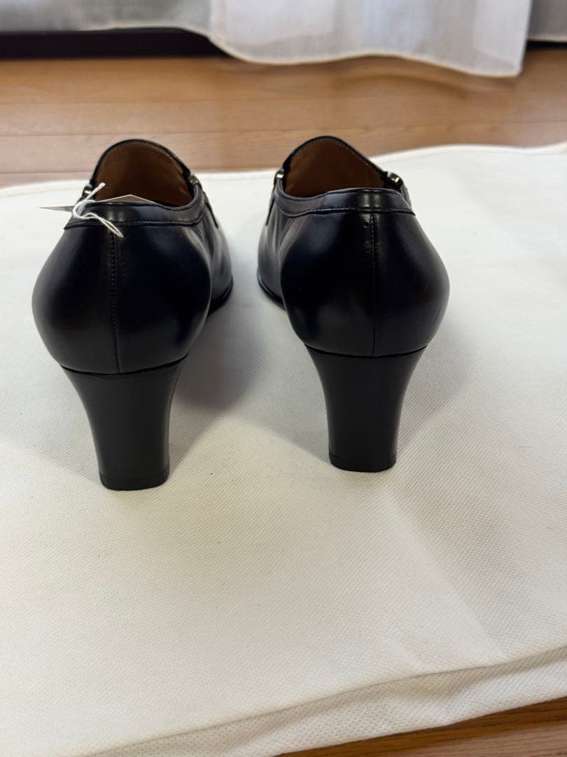 黒 レザー スリッポン 中ヒール