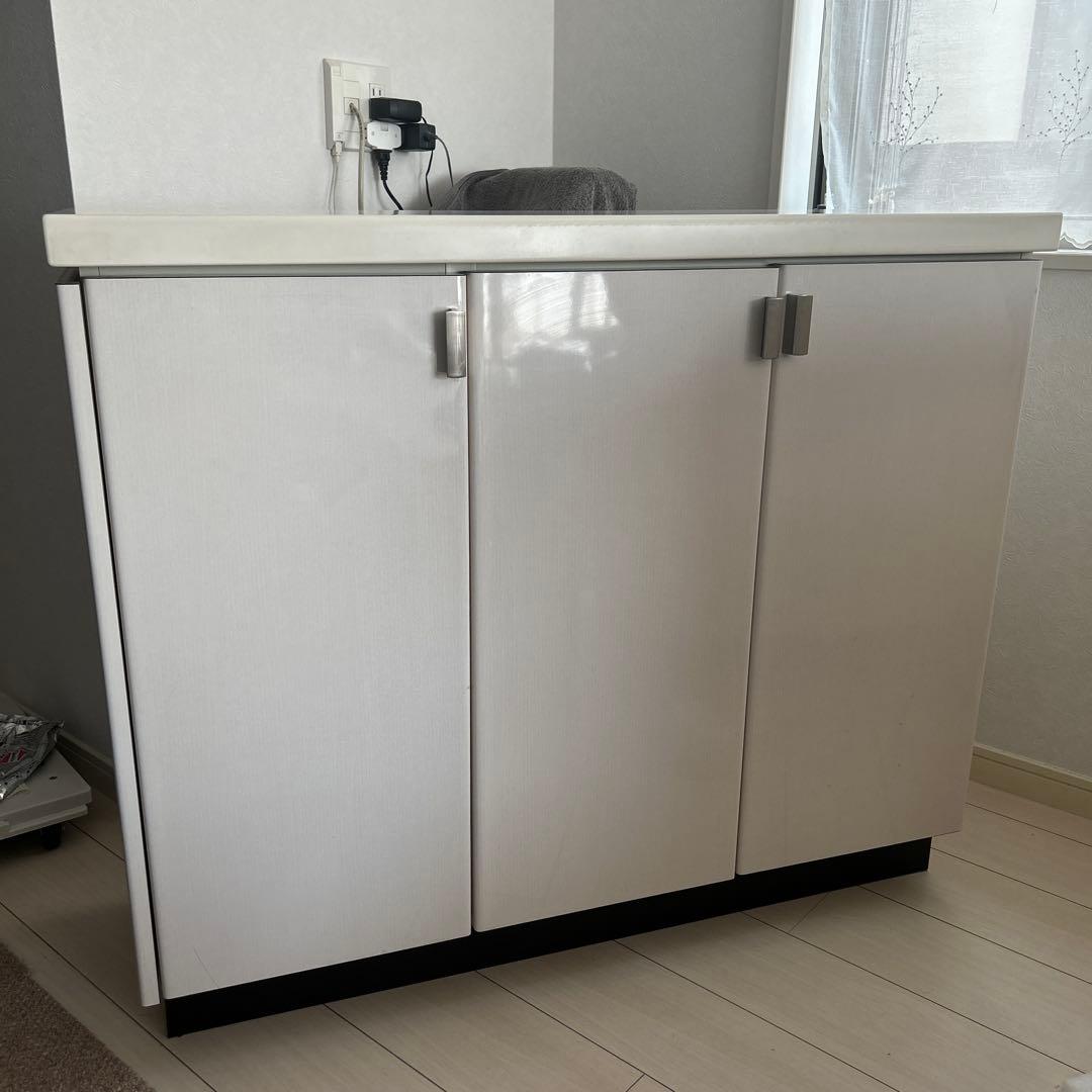 《お値下げ中》カウンター収納（白）