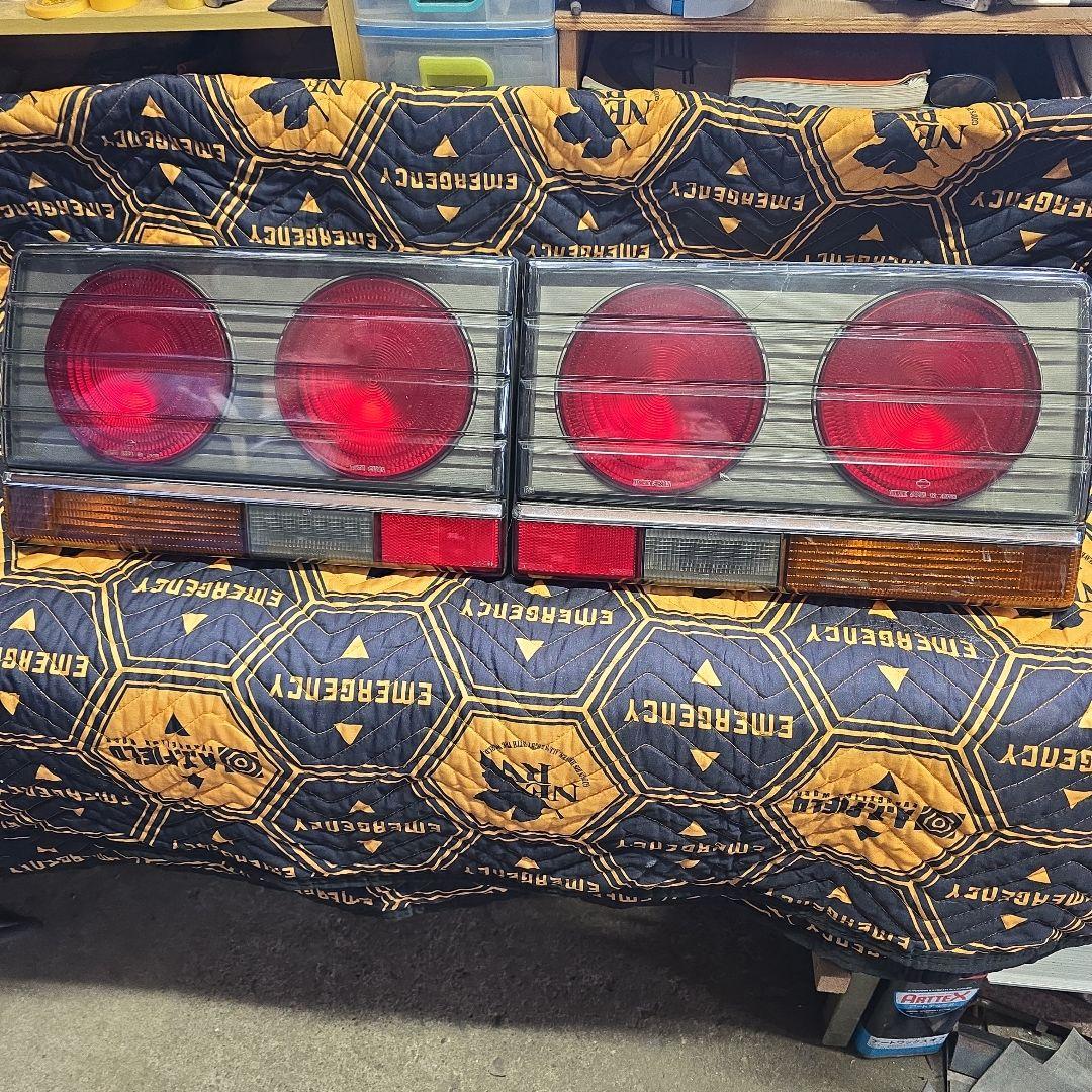 DR30 スカイライン　テールレンズのみ　左右セット　ジャンク品