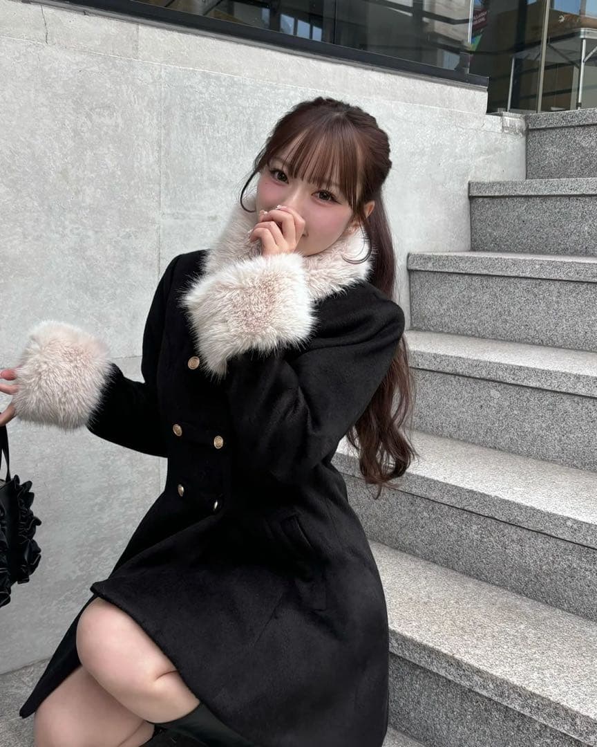 Treat Ürself Muse fur flare coat（black）