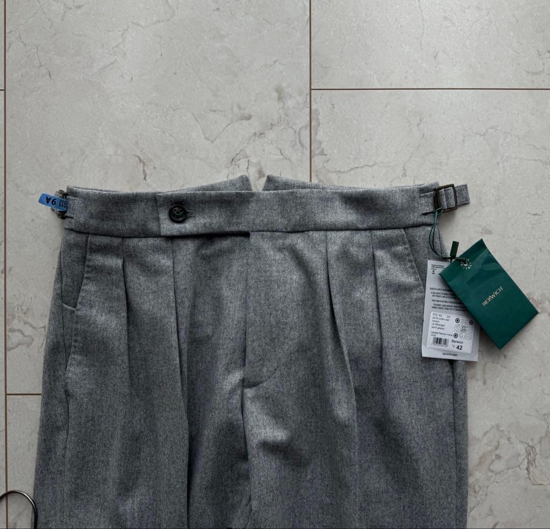 【極美品・未使用級】 BERWICH ベルウィッチ カノニコウール100%