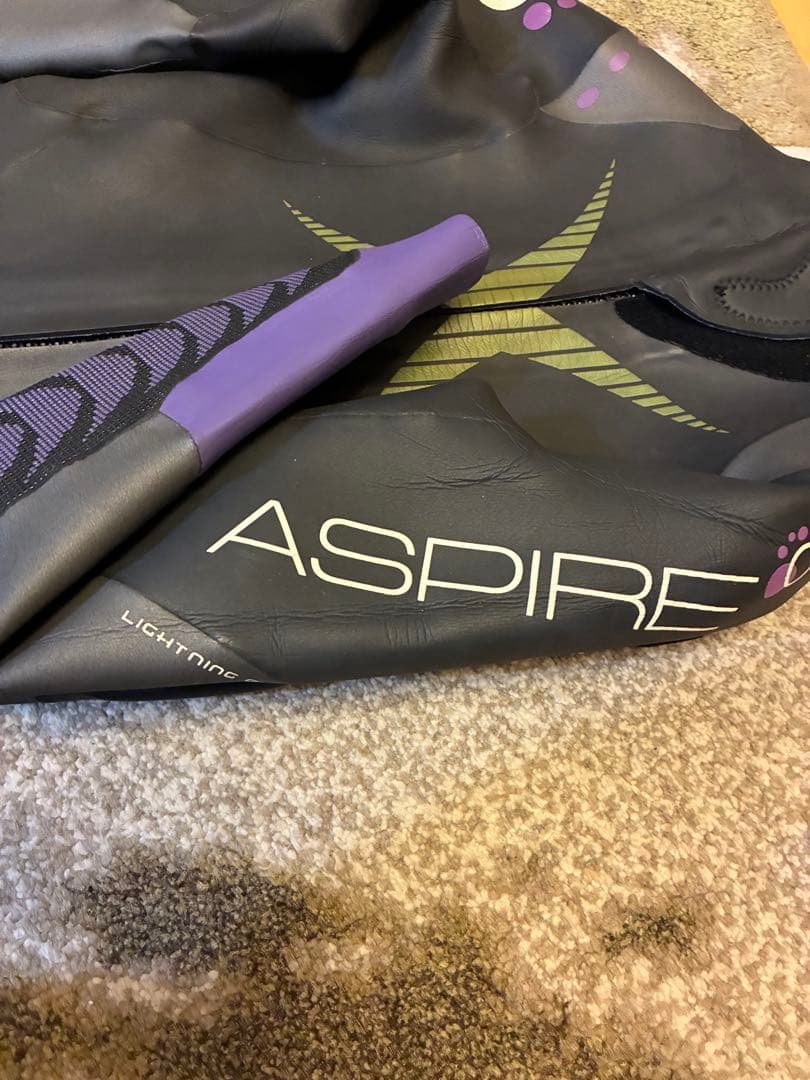 お値下げしました！トライアスロン用ウェットスーツZONE3 レディースM