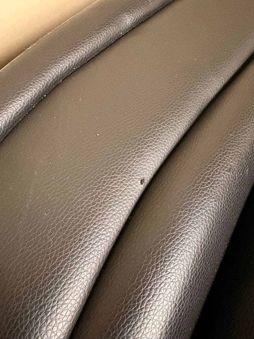 ニトリ　黒い合成皮革　ソファベッド