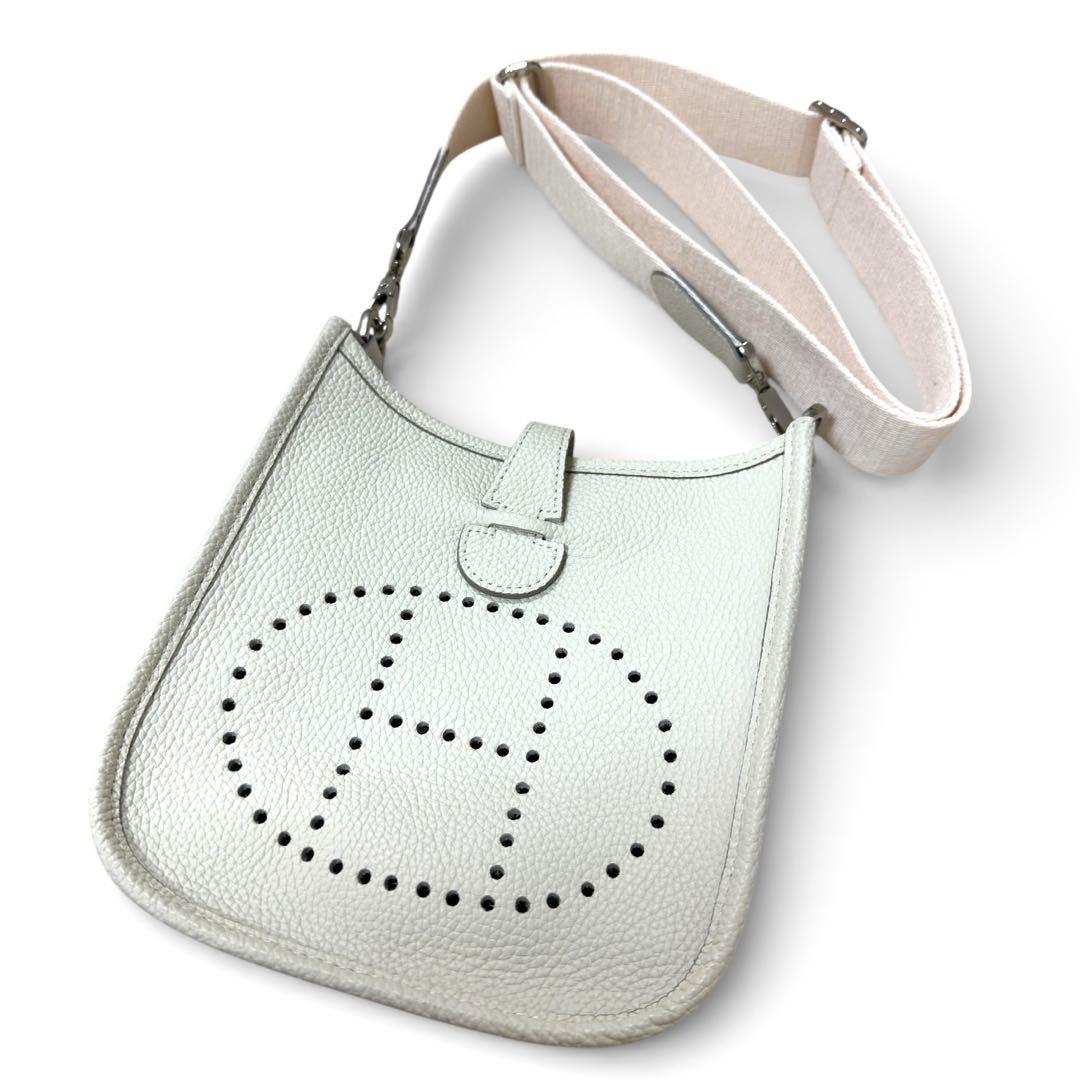 未使用★Hロゴ　パンチング　エブリン風　ホワイト　ショルダーバッグ