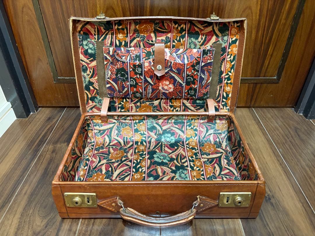 ヴィンテージ　トランク　ルイ・ヴィトン旅行ステッカー