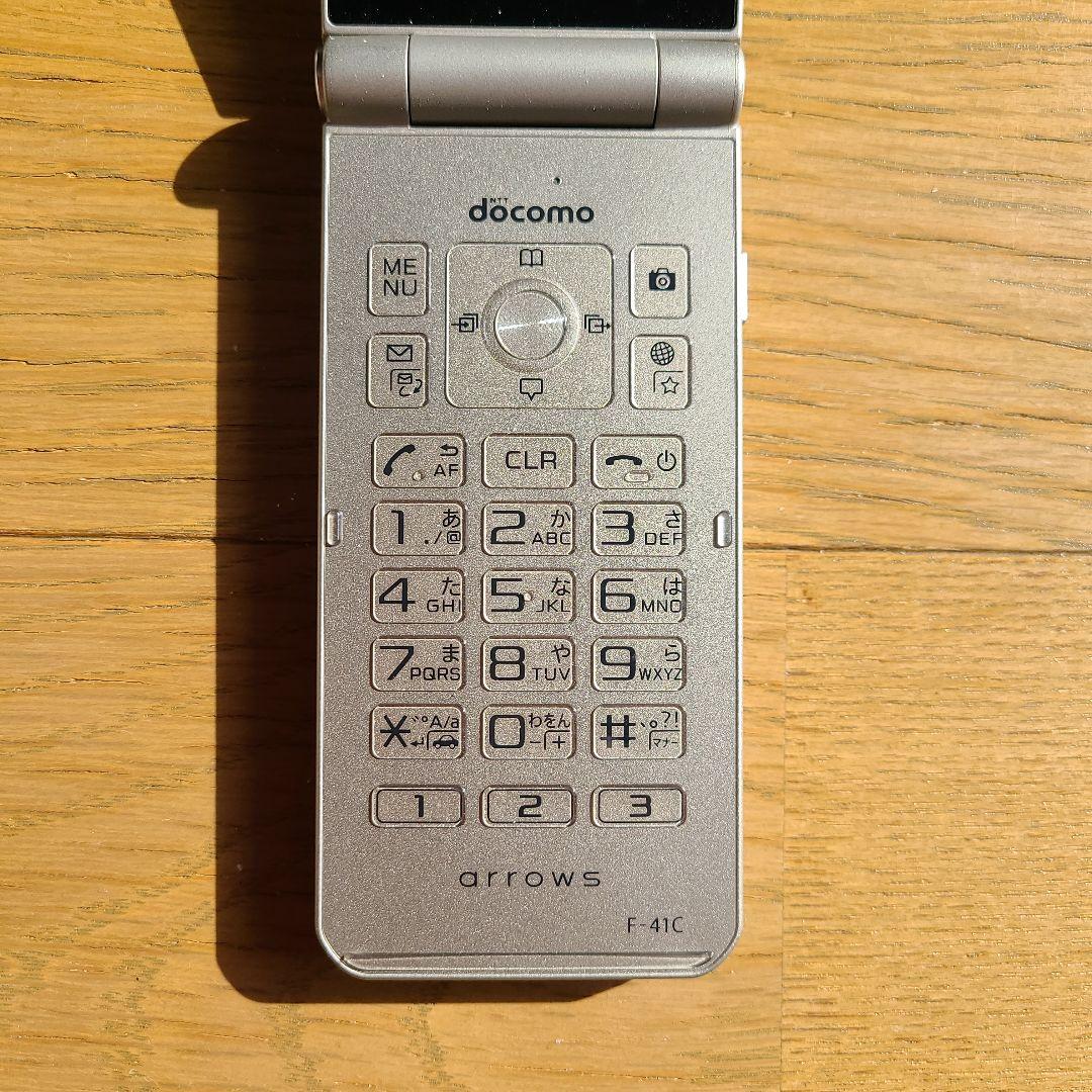 シルバー 折りたたみ式携帯電話 本体