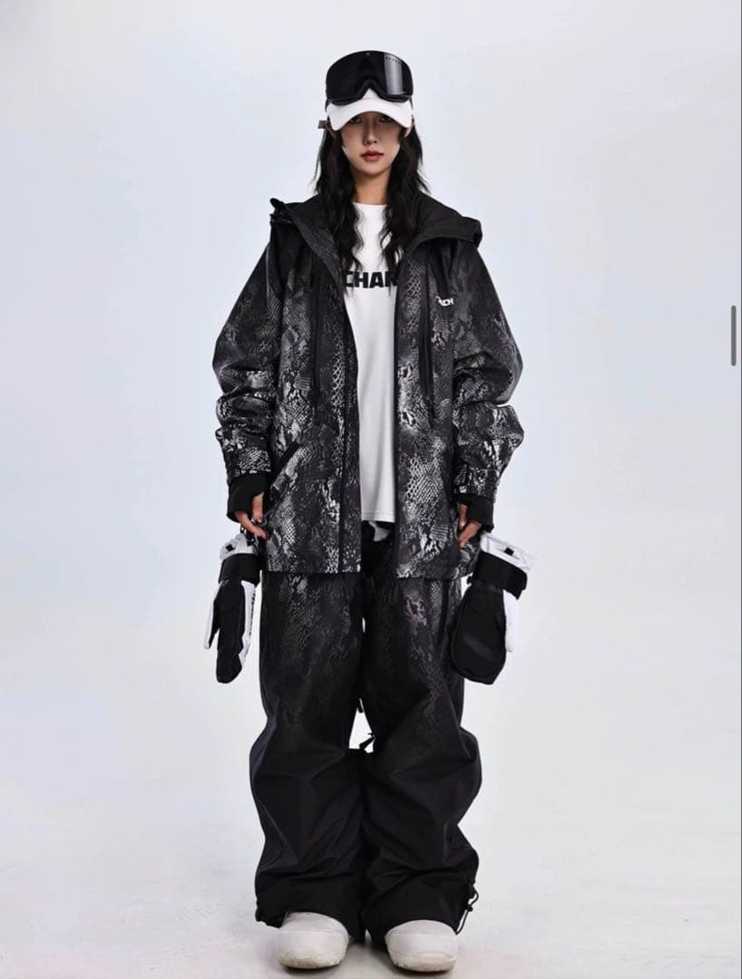 ZACHARIAH スノーボードウェア 蛇柄 ブラック　Sサイズ　男女兼用