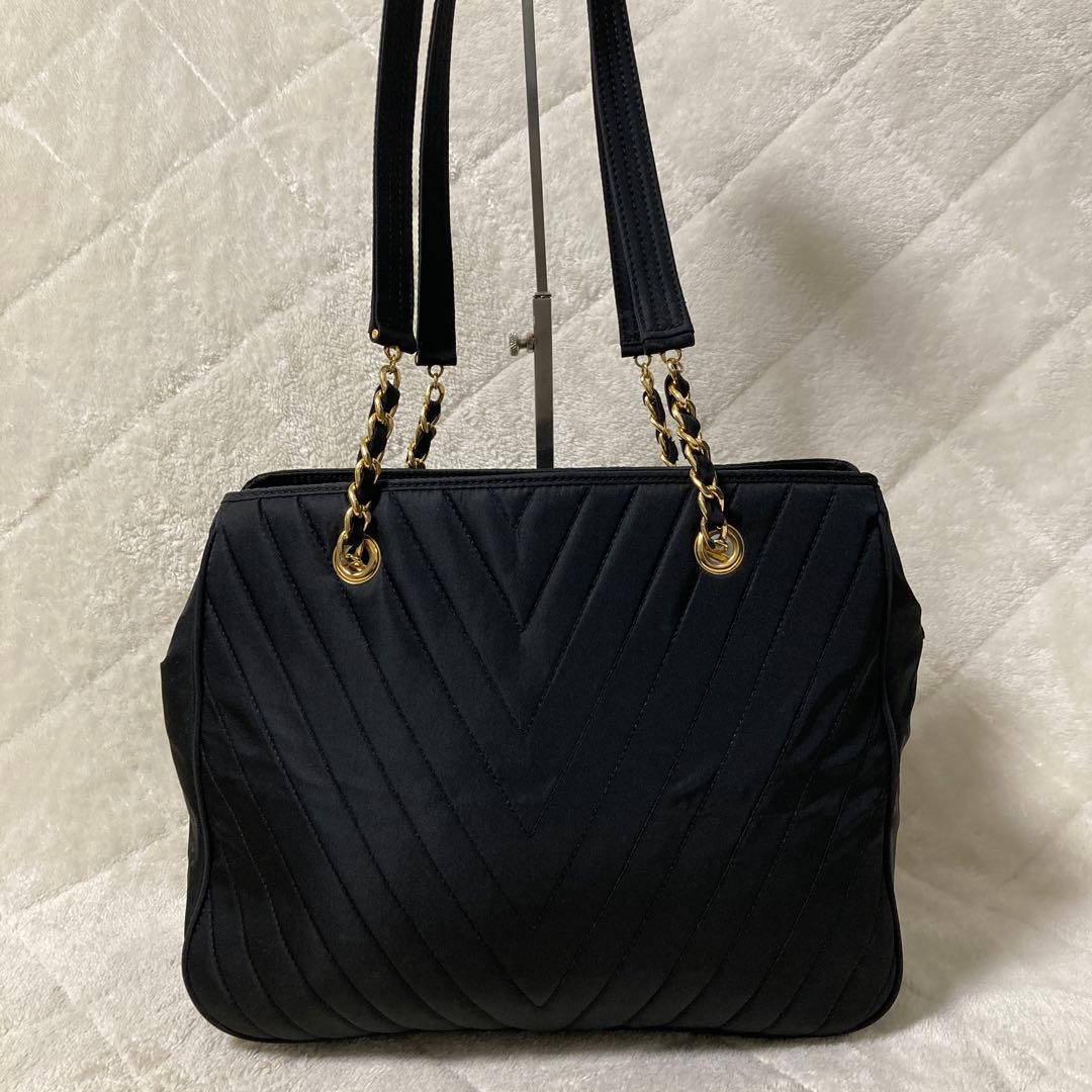 美品　ヴァレンティノ　チェーンショルダーバッグ　キルティング　インナーバッグ　黒