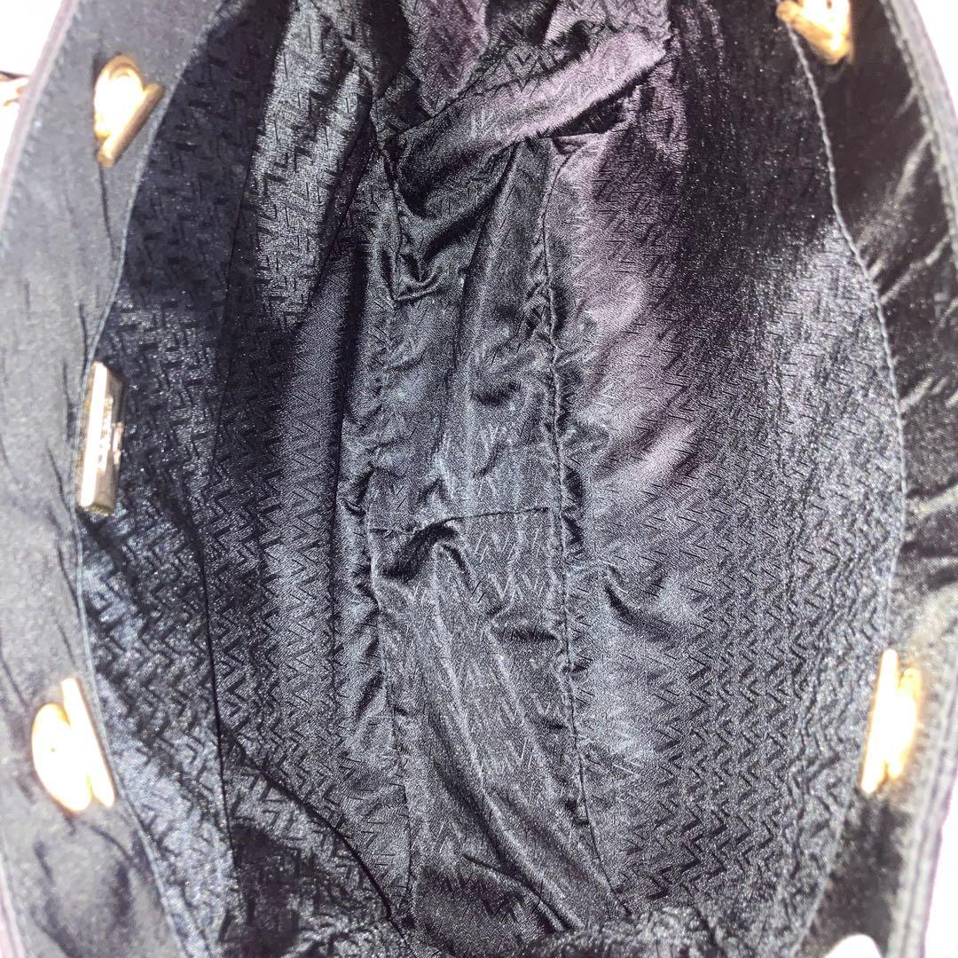 美品　ヴァレンティノ　チェーンショルダーバッグ　キルティング　インナーバッグ　黒
