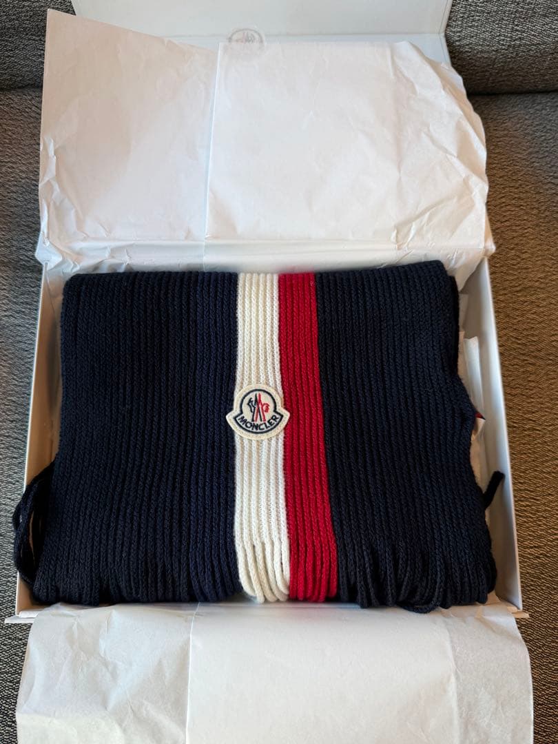 モンクレール　マフラー　新品未使用　箱付き