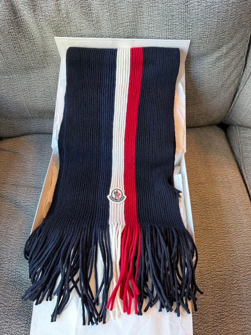 モンクレール　マフラー　新品未使用　箱付き