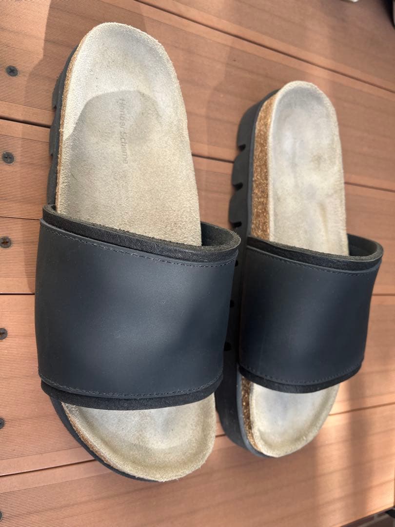 Hender Scheme caterpillar かまぼこサンダル