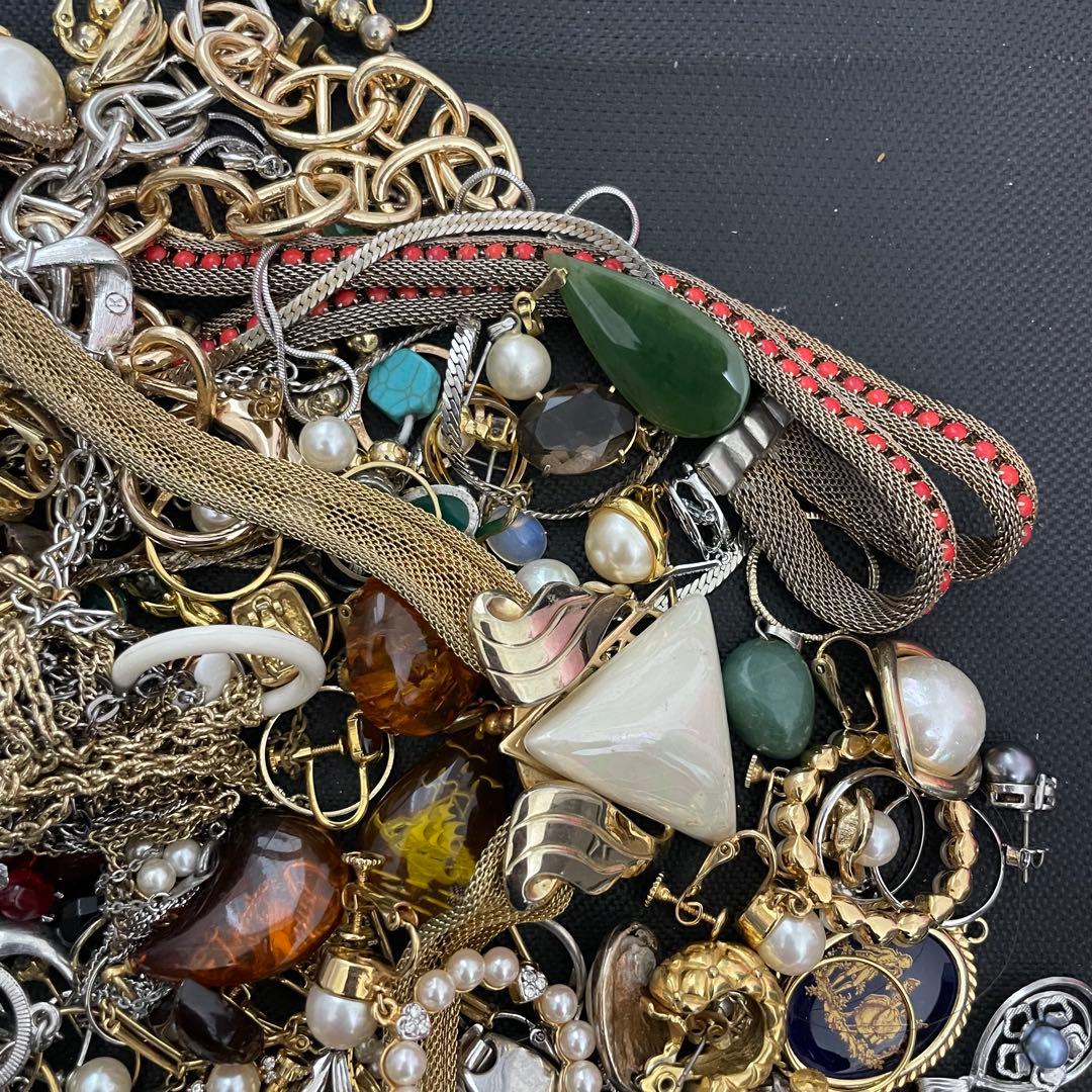 T*7様 アクセサリー イミテーション大量まとめ売り 総重量630g ゴールド