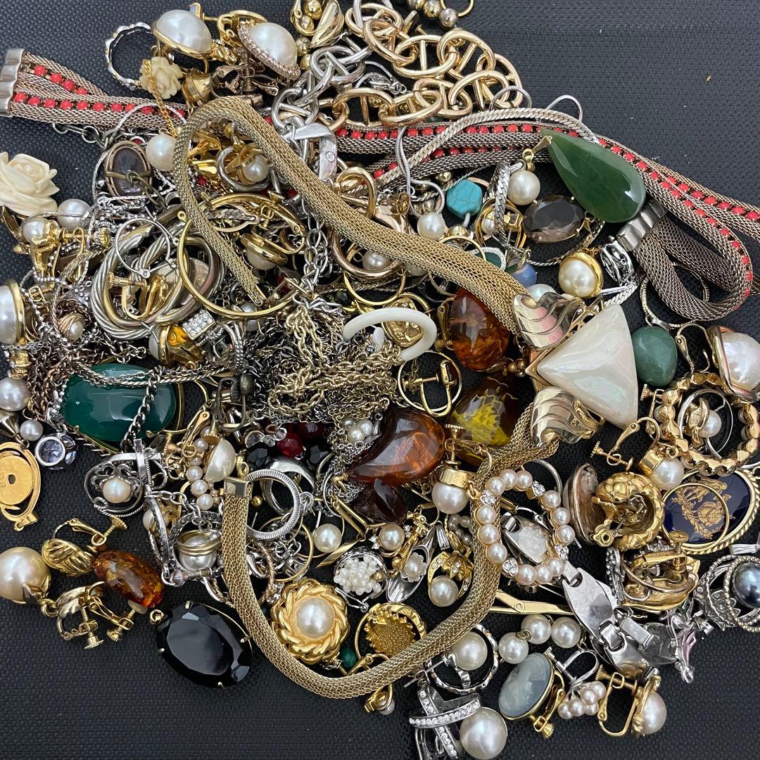 T*7様 アクセサリー イミテーション大量まとめ売り 総重量630g ゴールド