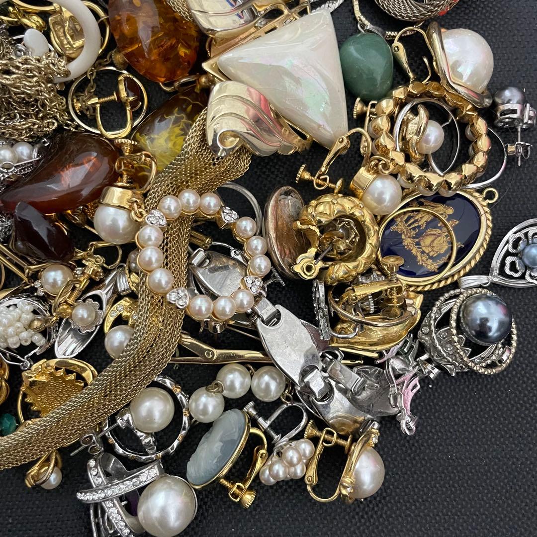 T*7様 アクセサリー イミテーション大量まとめ売り 総重量630g ゴールド