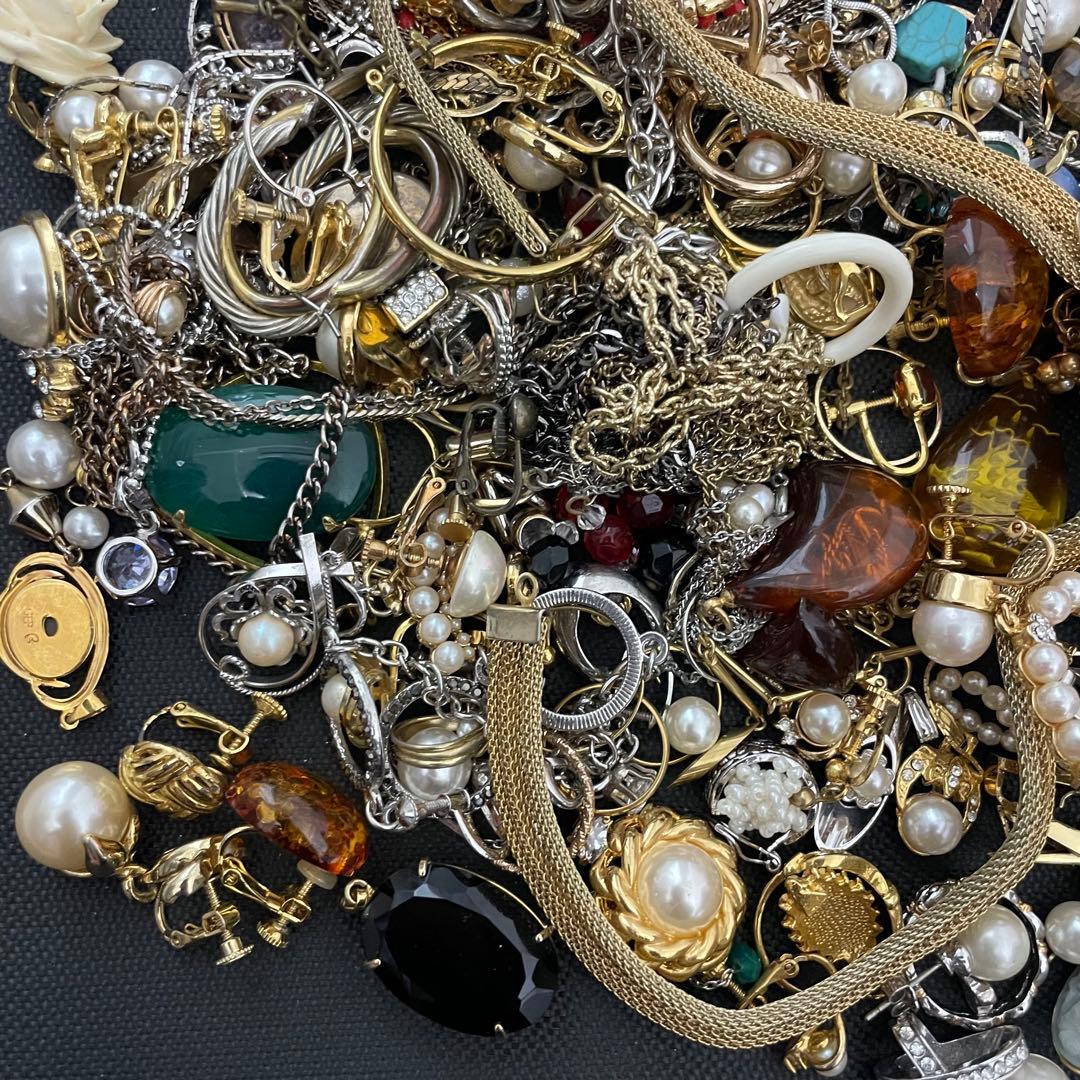 T*7様 アクセサリー イミテーション大量まとめ売り 総重量630g ゴールド