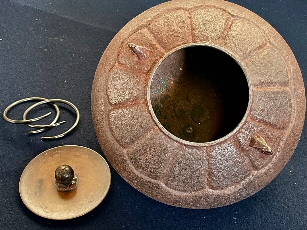 割引‼️「祖」 菊割釜 釜師 敬典 炉釜 共箱 茶道具 （1029B1）