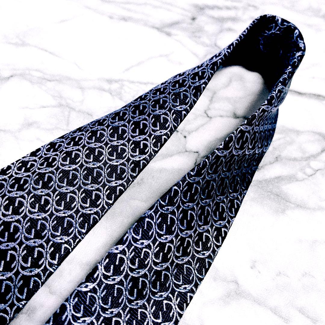✨未使用クラス✨唯一無二希少デザイン✨GUCCI グラデーションGG柄　ネクタイ