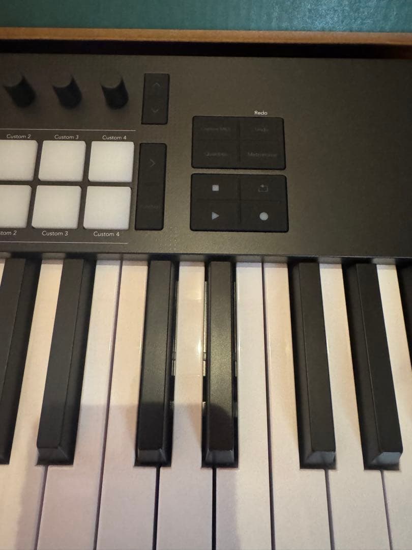 Novation Launchkey mk4 61 MIDIコントローラー