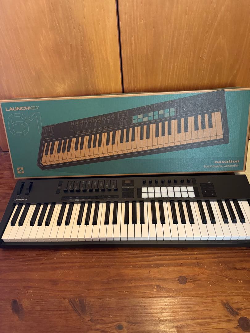 Novation Launchkey mk4 61 MIDIコントローラー