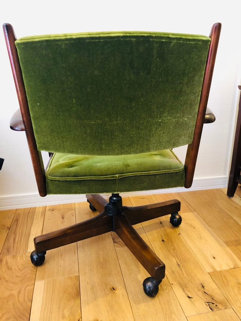 カリモク　ビンテージ　アンティーク　グリーンベルベット回転式デスクチェア