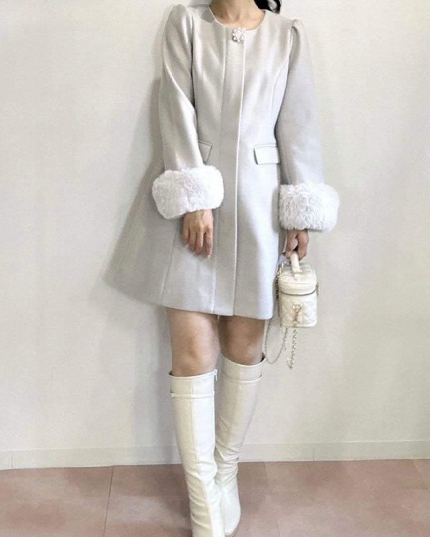 【新品未使用】アンミール　ノーカラー　ビジュー コート　グレー