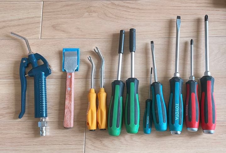 トヨタ純正工具　車整備士専用工具52点セット