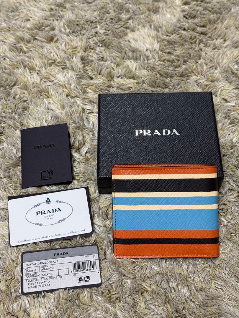 PRADA プラダ 二つ折り 財布 SAFFIANO レザー 未使用 箱付き