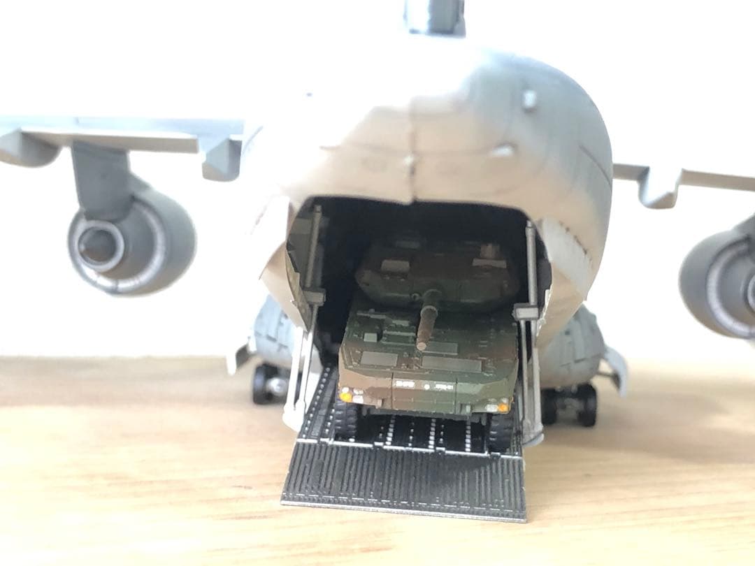 航空自衛隊　C-2 16式機動戦闘車　プラモデル
