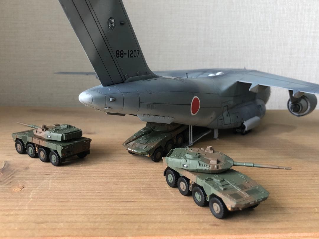 航空自衛隊　C-2 16式機動戦闘車　プラモデル