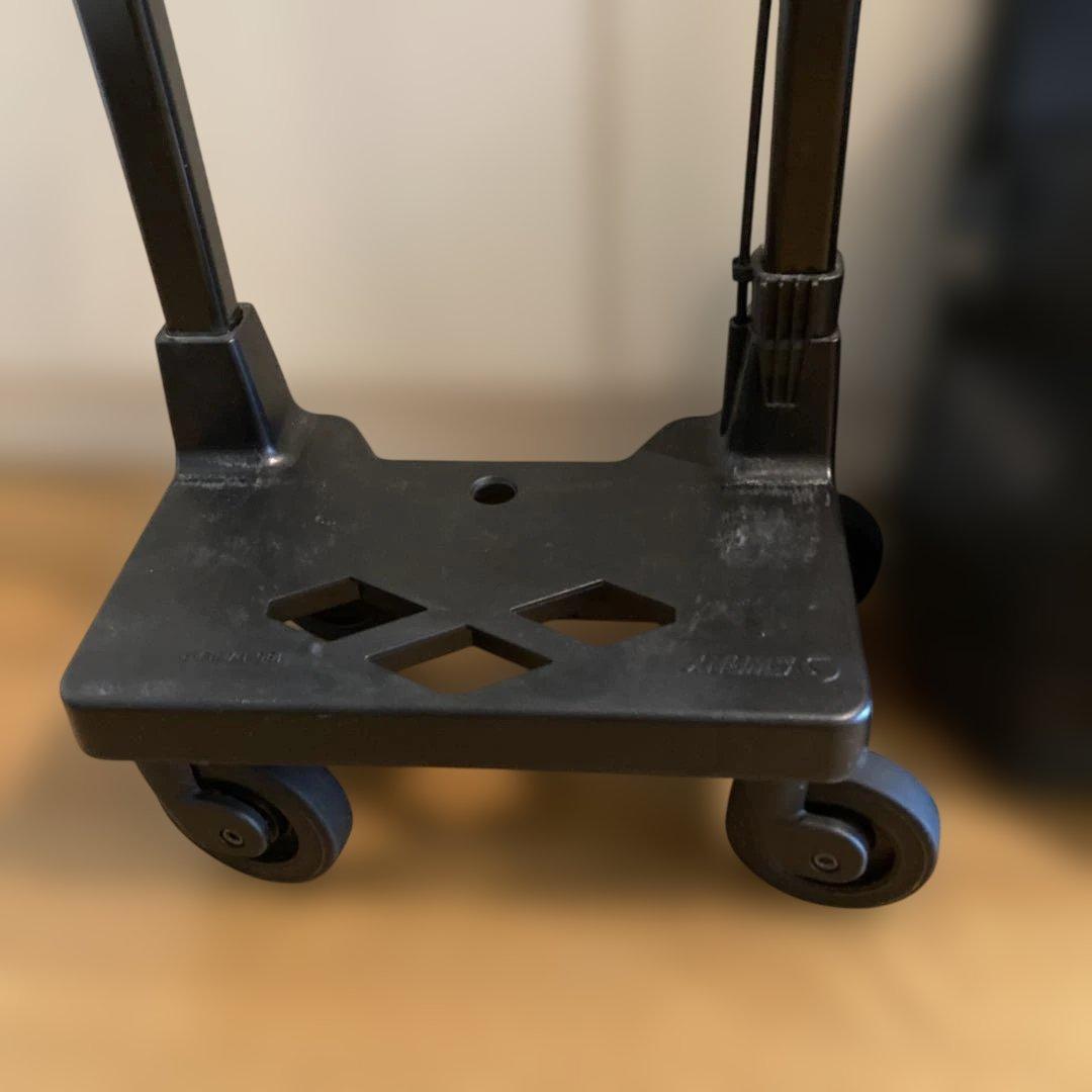 SWANYスワニー車輪止め用ストッパー付きキャリーケース