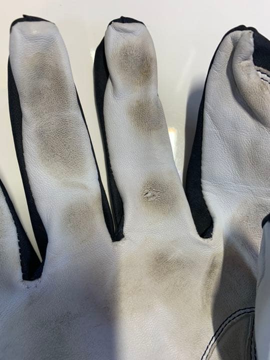 井端弘和選手実使用　バッティンググローブ