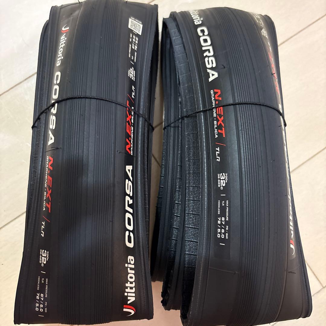 セ*ン様 VITTORIA ヴィットリア コルサ ネクスト TLR 700 32