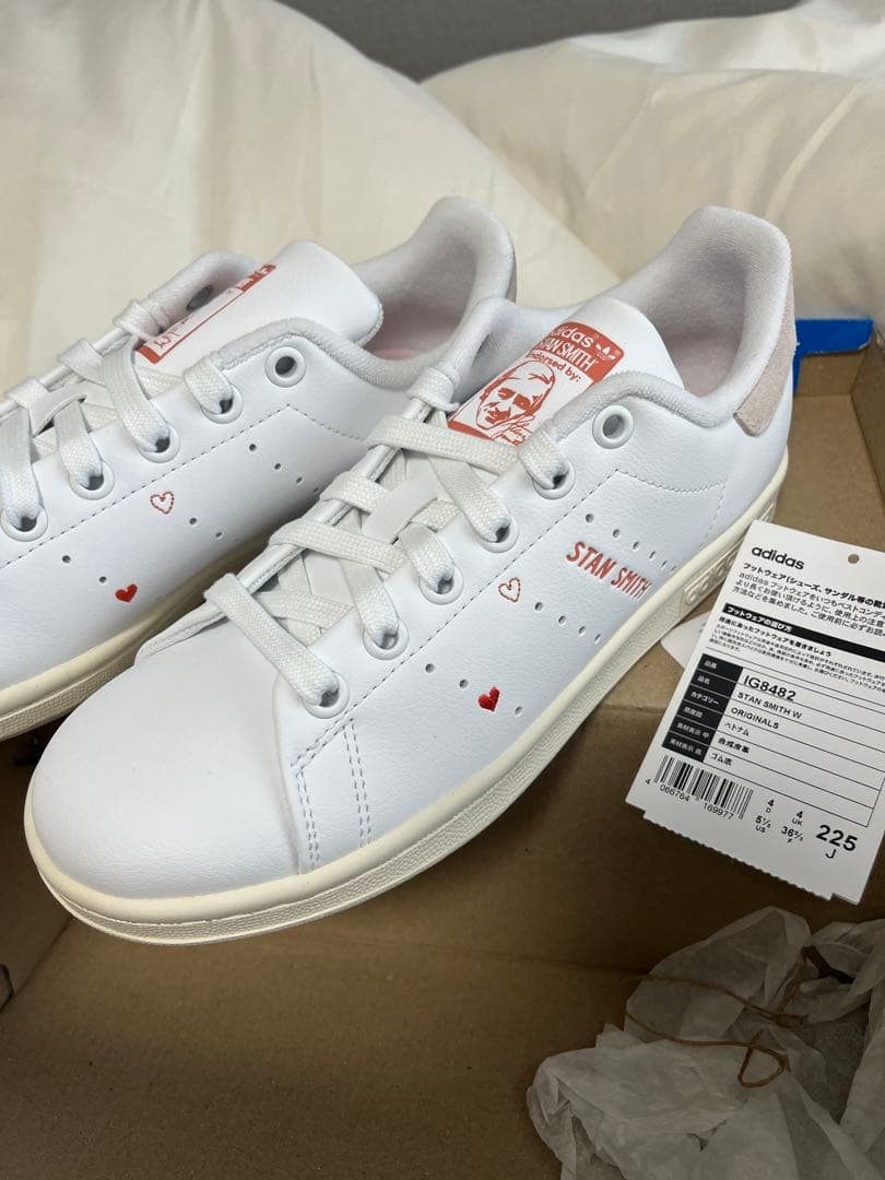 新品未使用　アディダス スタンスミス （ハート バレンタインIG8482）