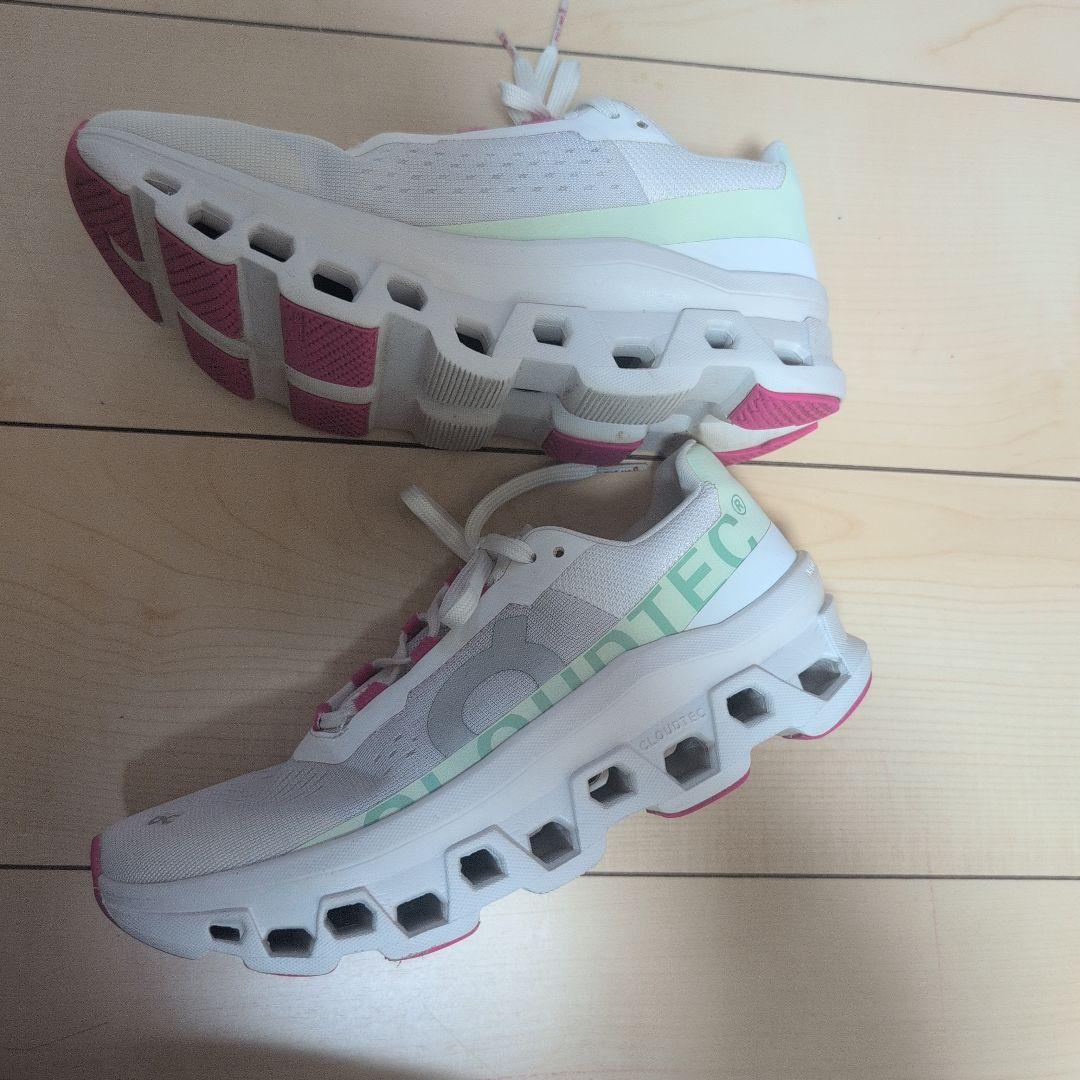 ON Cloud monster ランニングシューズ　23.5センチ