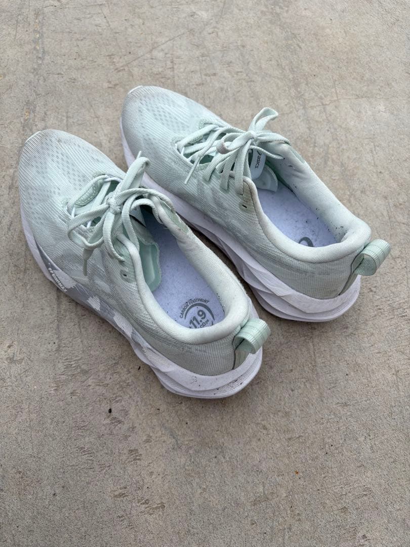 ウォーキング・ランニングウェア NOVABLAST5 23.5cm